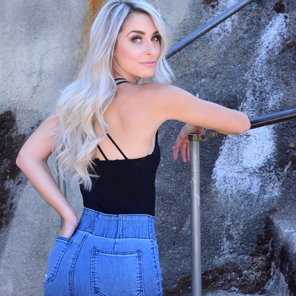 Meet your Posher, Jenny - Picture 2 of 8